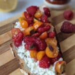 Tartines aux tomates framboises